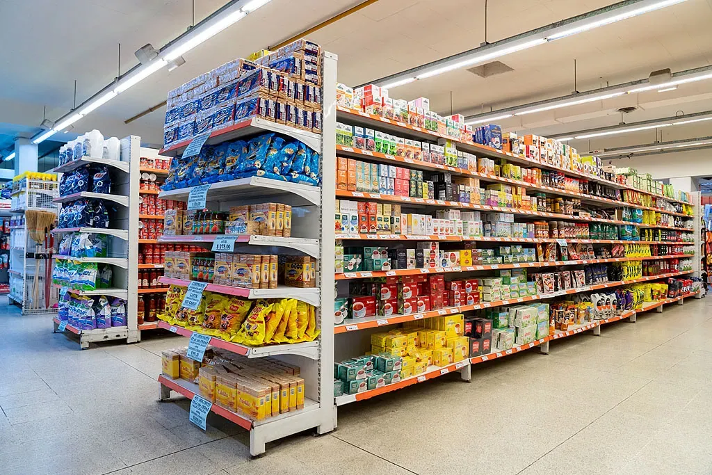 Supermarket retail store